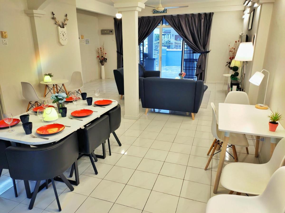Semi-Detached, Up To 21 Pax, 4 Bedrooms, 3 Bathrooms, 4 Car Parks By Star Home Bayan Lepas Exteriér fotografie