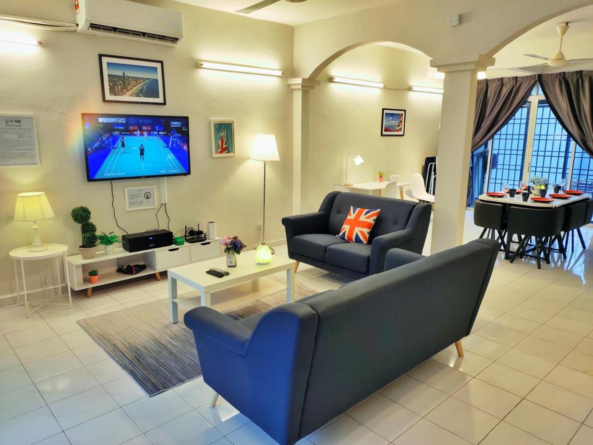 Semi-Detached, Up To 21 Pax, 4 Bedrooms, 3 Bathrooms, 4 Car Parks By Star Home Bayan Lepas Exteriér fotografie