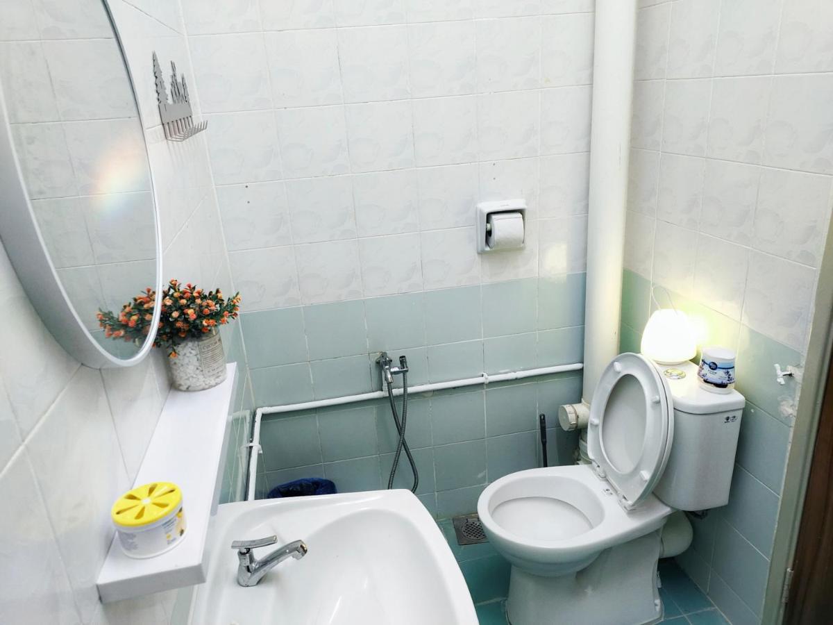 Semi-Detached, Up To 21 Pax, 4 Bedrooms, 3 Bathrooms, 4 Car Parks By Star Home Bayan Lepas Exteriér fotografie