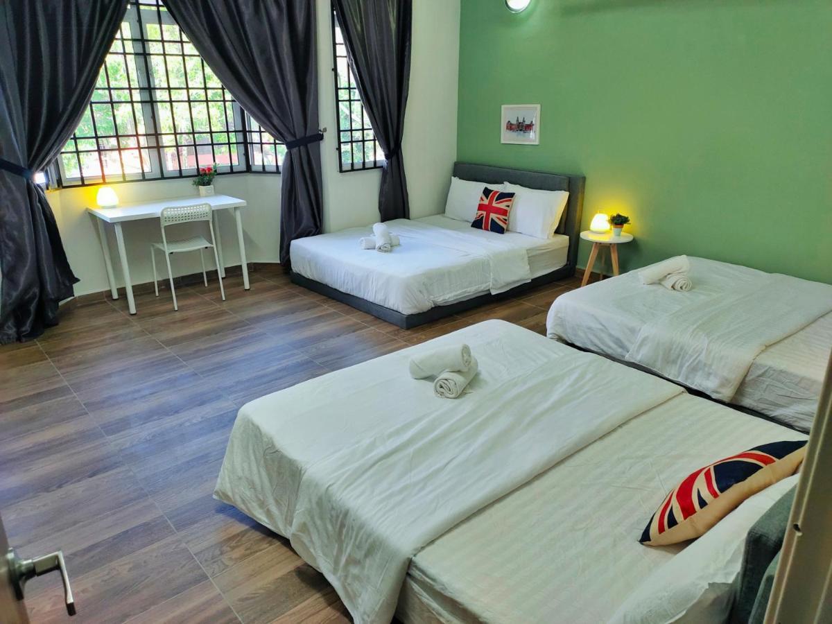 Semi-Detached, Up To 21 Pax, 4 Bedrooms, 3 Bathrooms, 4 Car Parks By Star Home Bayan Lepas Exteriér fotografie
